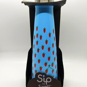 VERY BERRY 'Sip by Swell